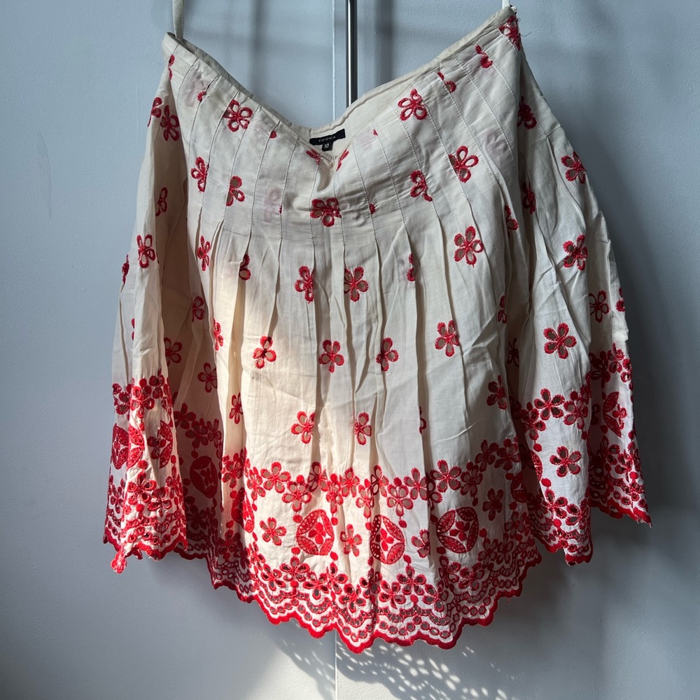 Tocca white and red skirt. Size 10. Vintage look.